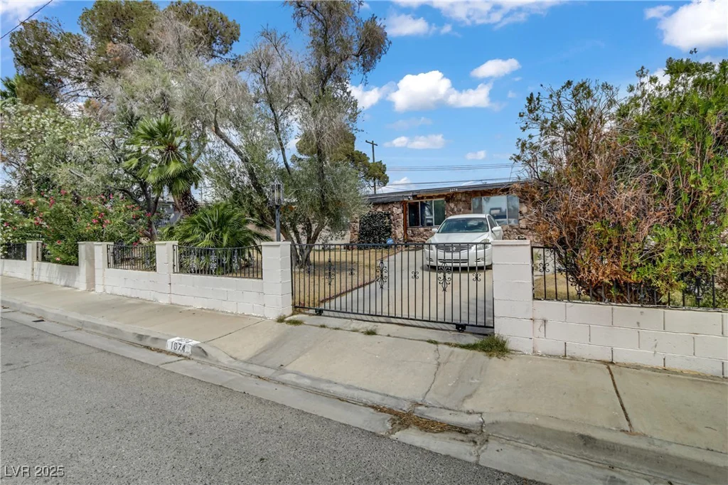1674 Palma Vista, Las Vegas, NV 89169