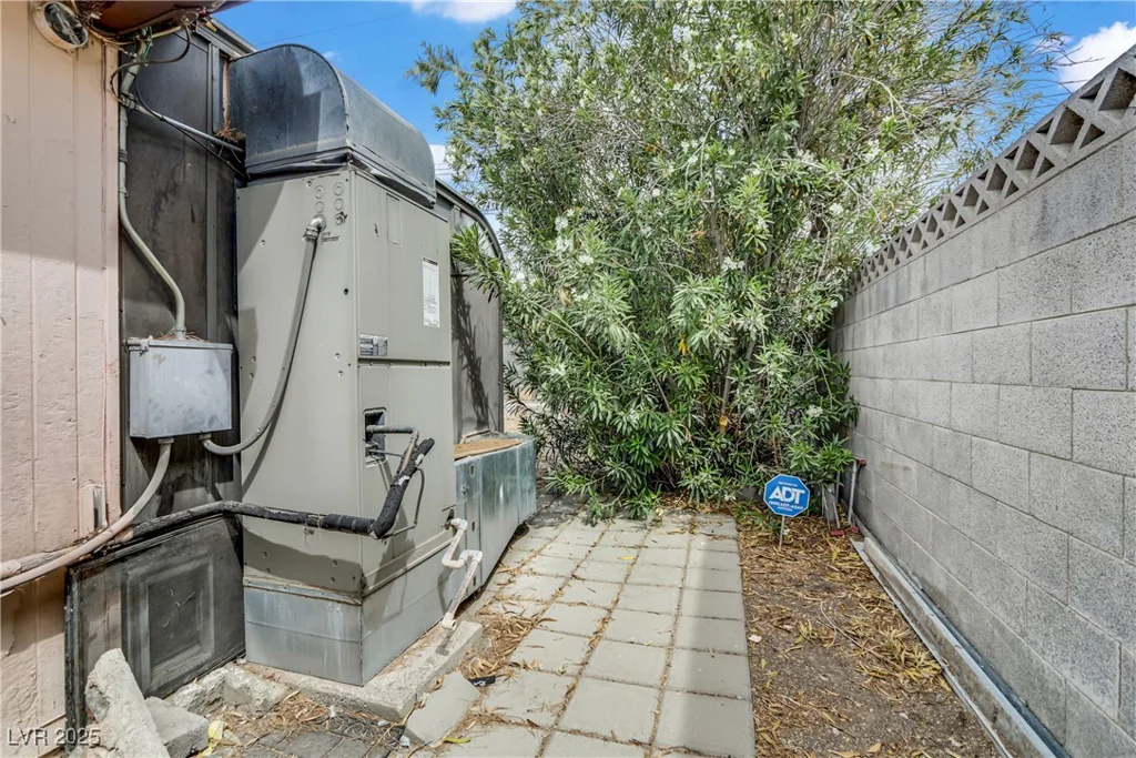 1674 Palma Vista, Las Vegas, NV 89169