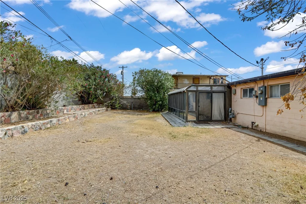 1674 Palma Vista, Las Vegas, NV 89169