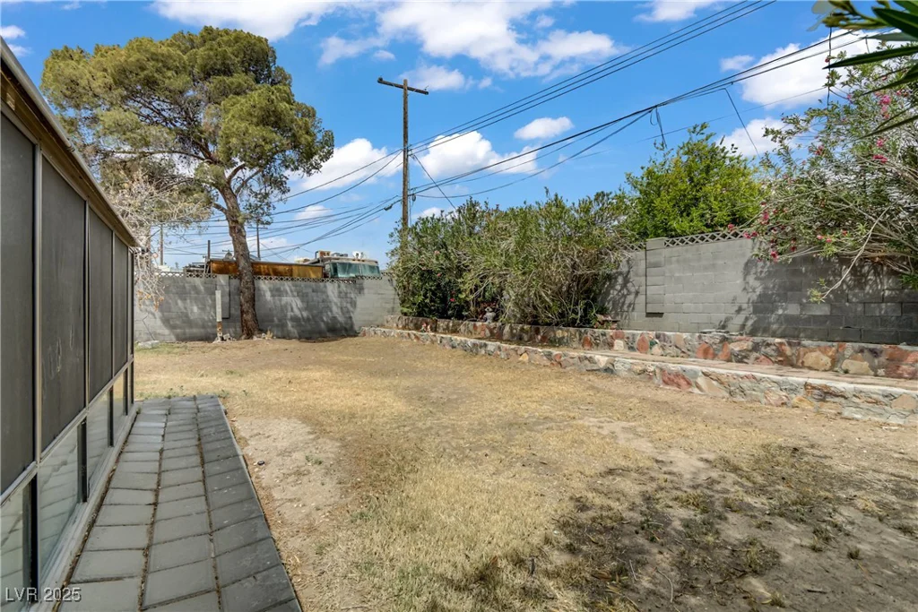 1674 Palma Vista, Las Vegas, NV 89169