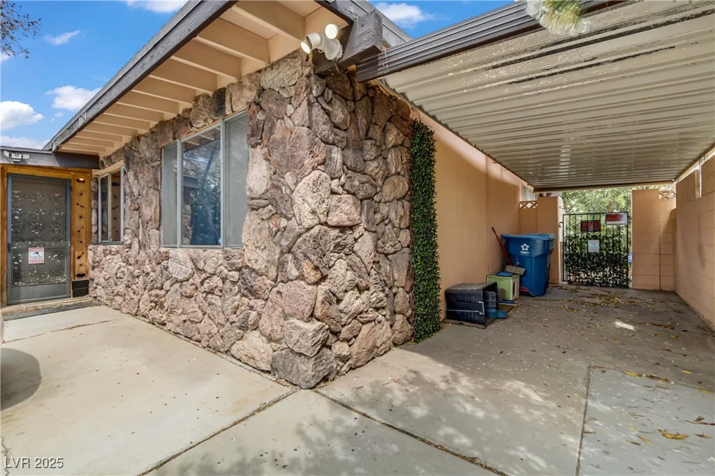 1674 Palma Vista, Las Vegas, NV 89169
