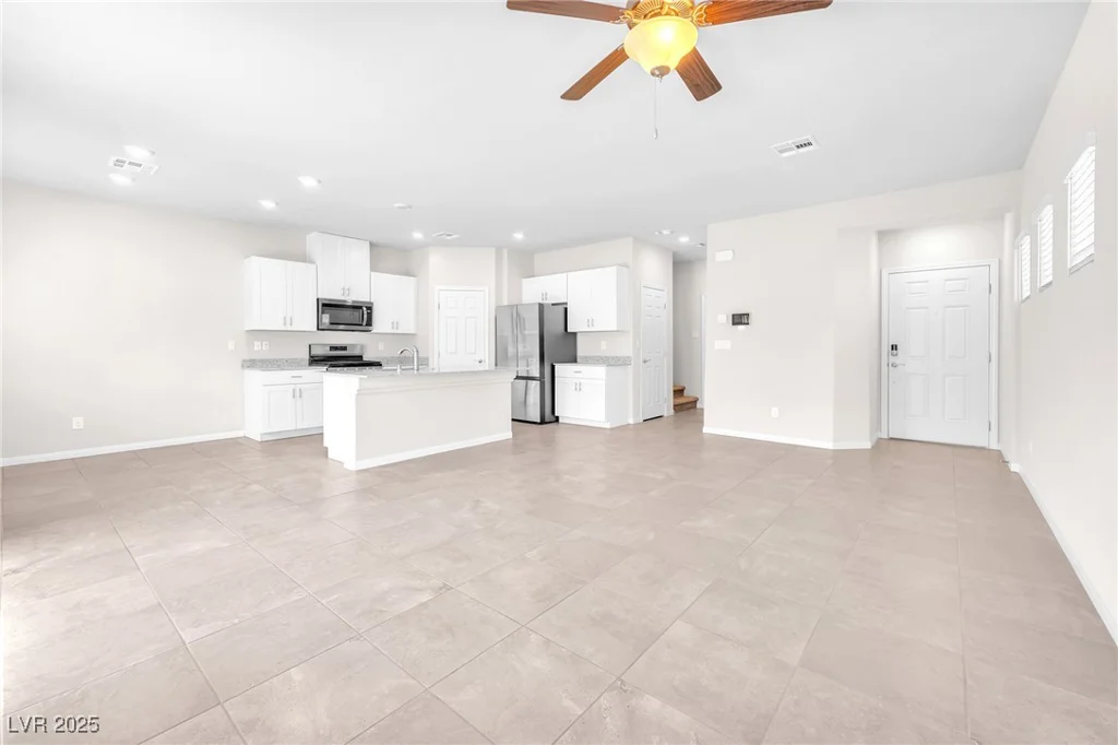 9198 Rolling Sky, Las Vegas, NV 89178