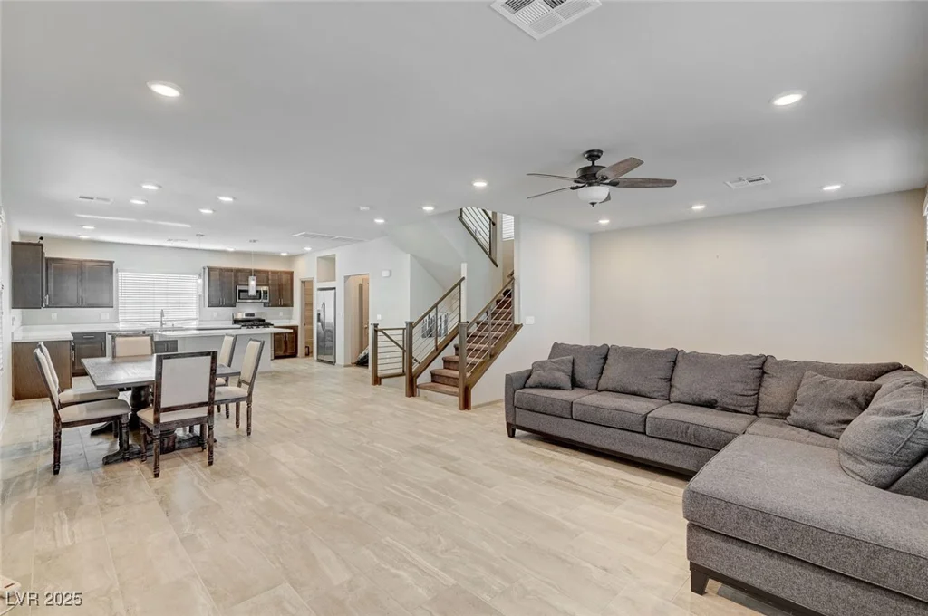 8087 Carpenter Creek, Las Vegas, NV 89113