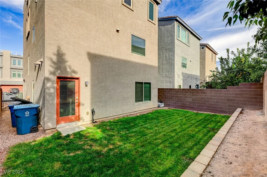 8087 Carpenter Creek, Las Vegas, NV 89113