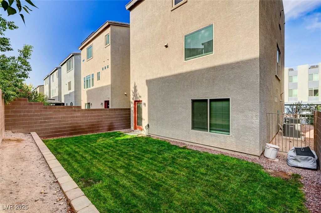 8087 Carpenter Creek, Las Vegas, NV 89113