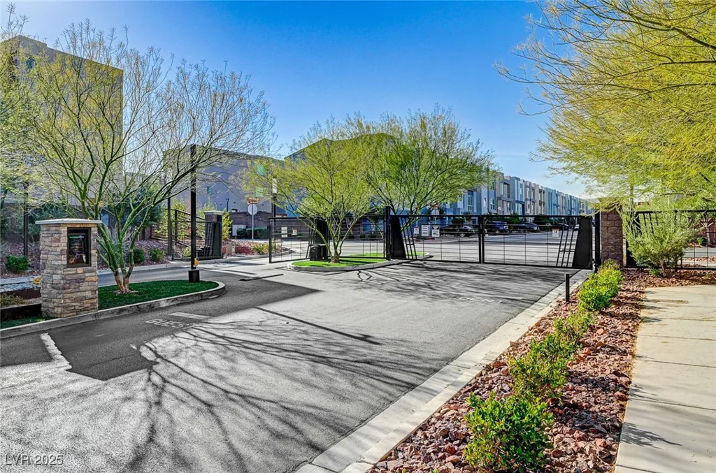8087 Carpenter Creek, Las Vegas, NV 89113