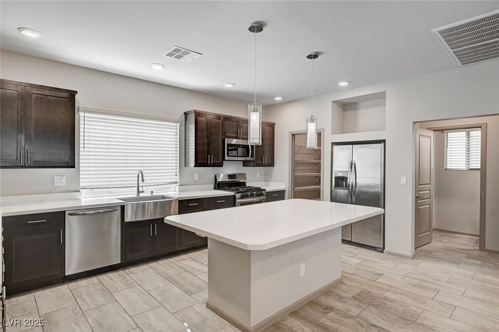 8087 Carpenter Creek, Las Vegas, NV 89113