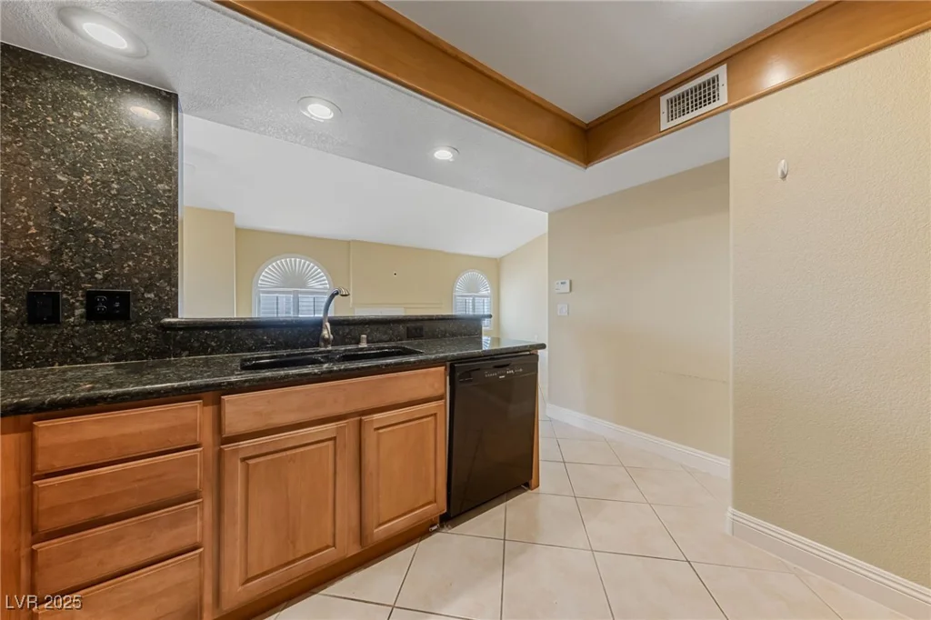 7950 Flamingo, Las Vegas, NV 89147