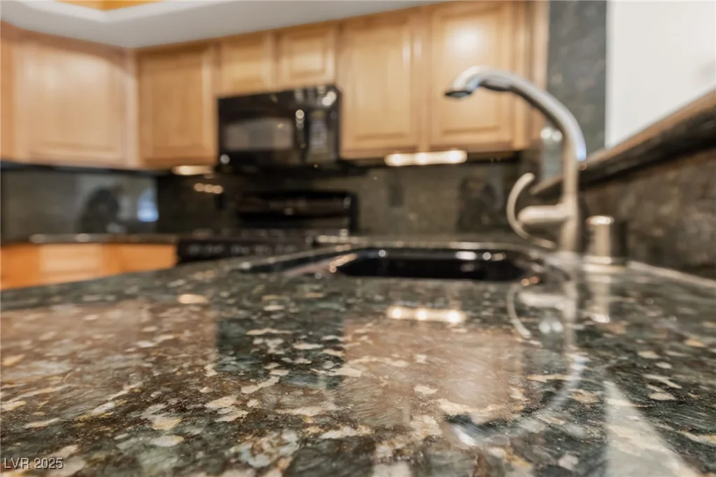 7950 Flamingo, Las Vegas, NV 89147
