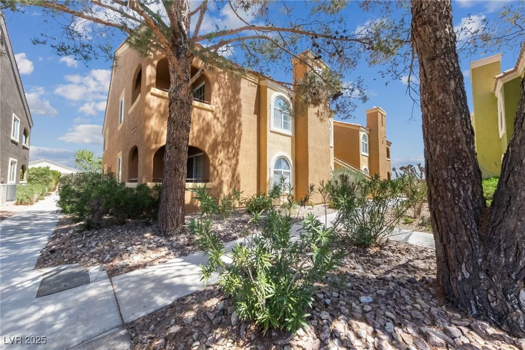 7950 Flamingo, Las Vegas, NV 89147