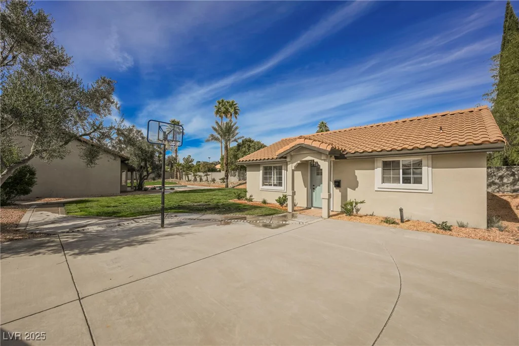 5840 El Capitan, Las Vegas, NV 89149