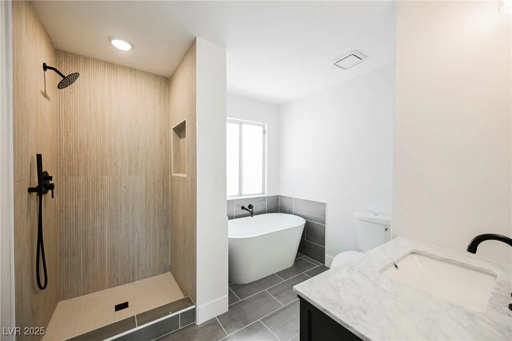 5840 El Capitan, Las Vegas, NV 89149