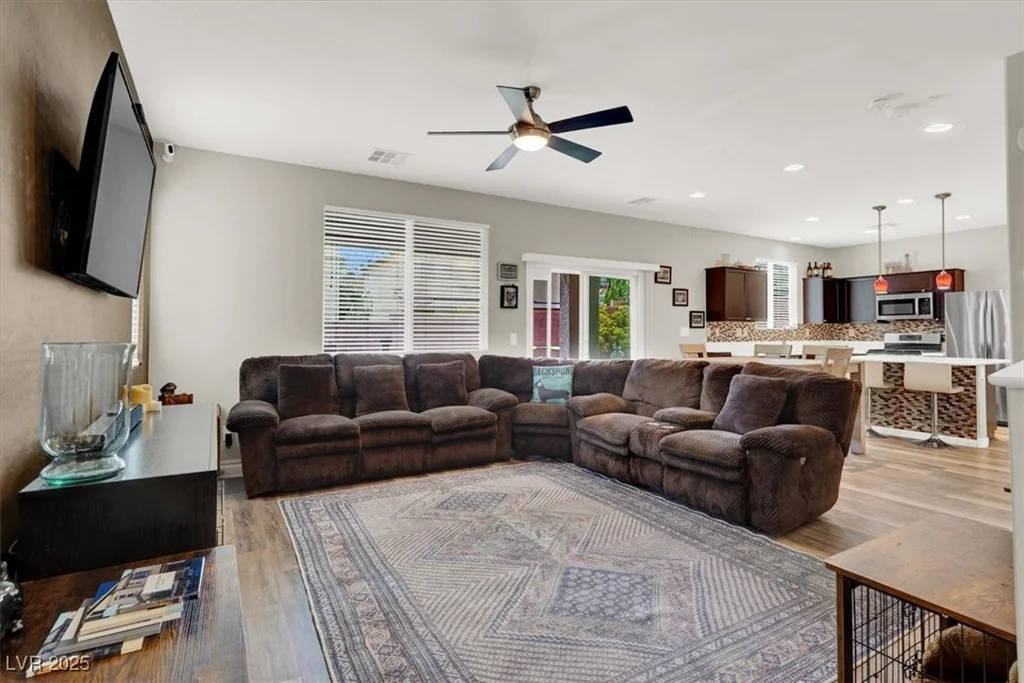 10631 Kennedy Peak, Las Vegas, NV 89166