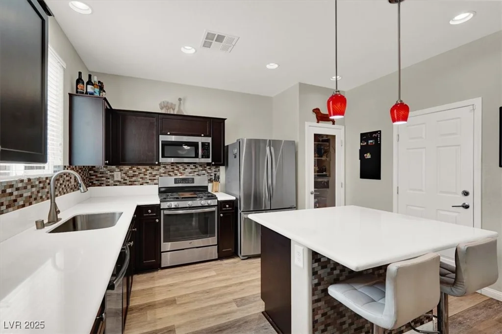 10631 Kennedy Peak, Las Vegas, NV 89166