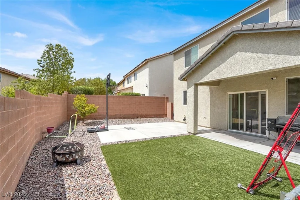 10631 Kennedy Peak, Las Vegas, NV 89166