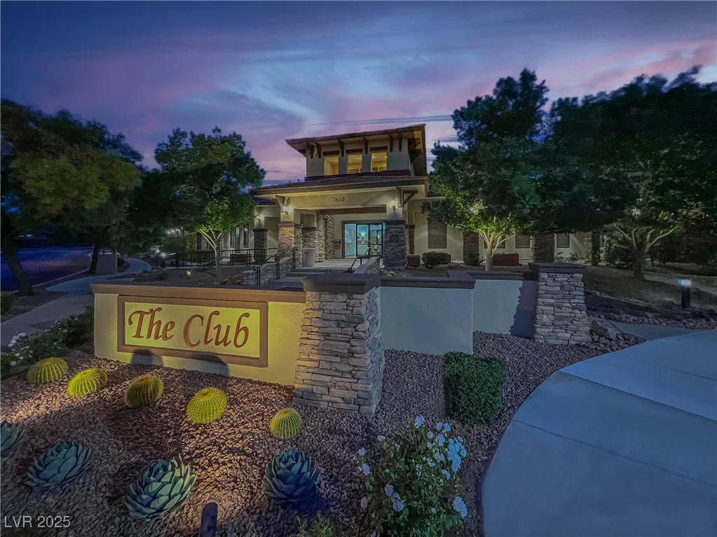 10631 Kennedy Peak, Las Vegas, NV 89166