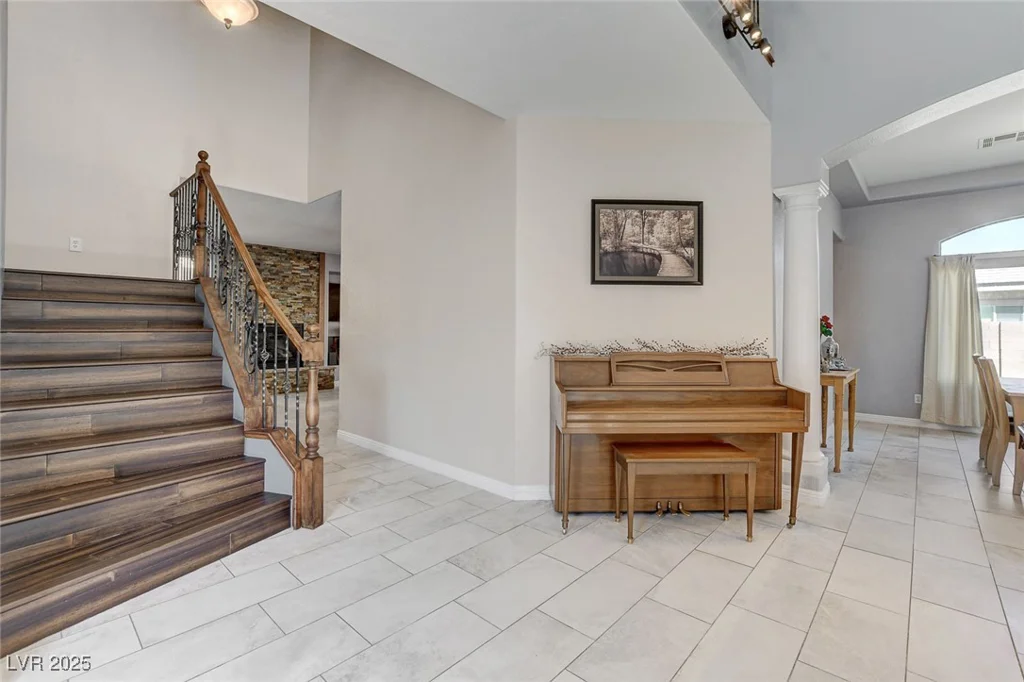 8212 Swallow Falls, North Las Vegas, NV 89085
