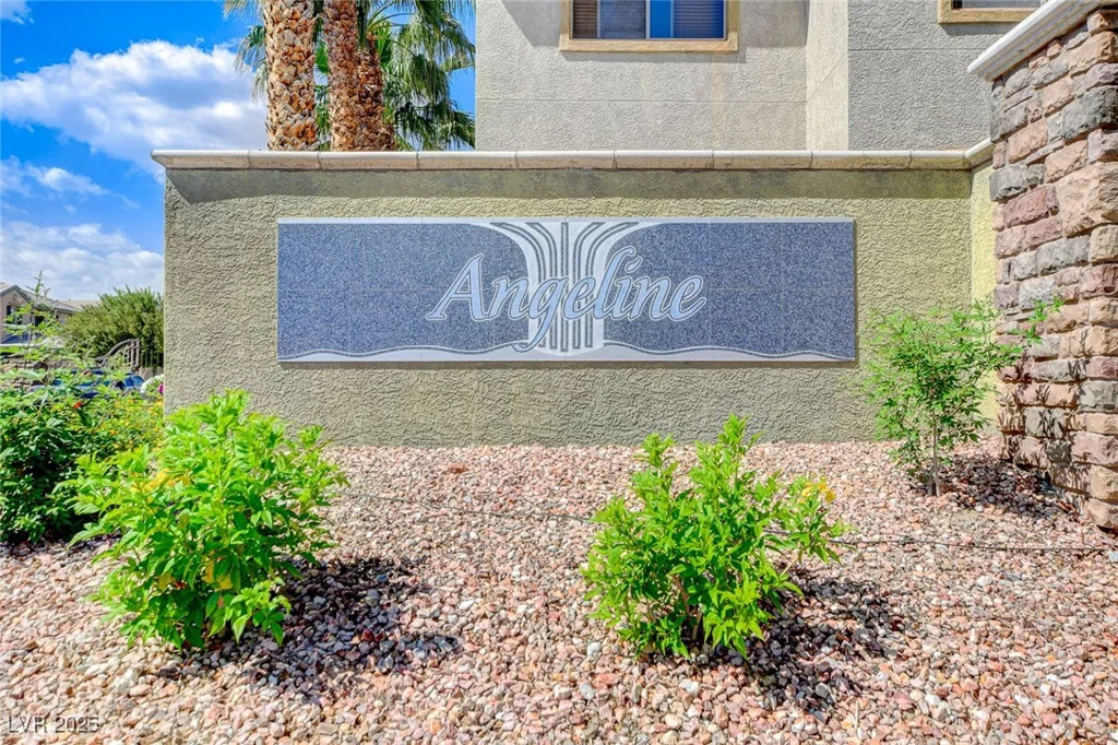 8212 Swallow Falls, North Las Vegas, NV 89085