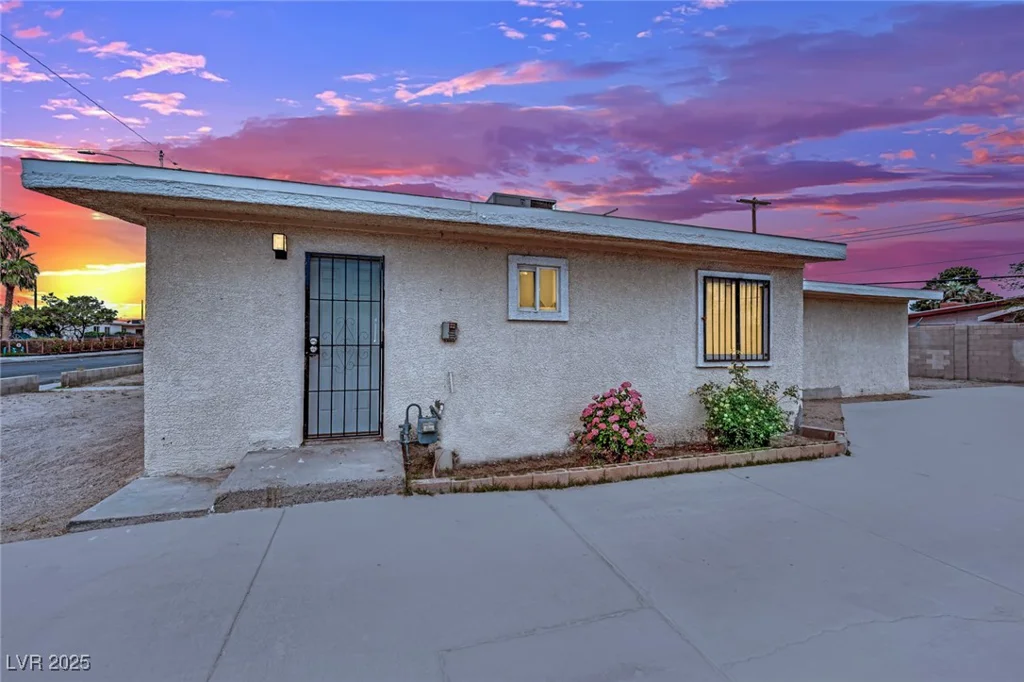 2200 Stanley, North Las Vegas, NV 89030