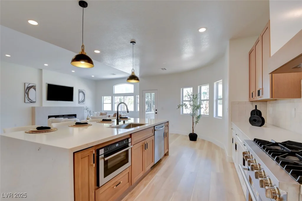 8080 Black Orchid, Las Vegas, NV 89131