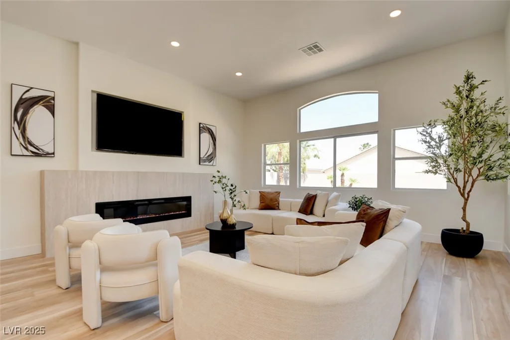 8080 Black Orchid, Las Vegas, NV 89131