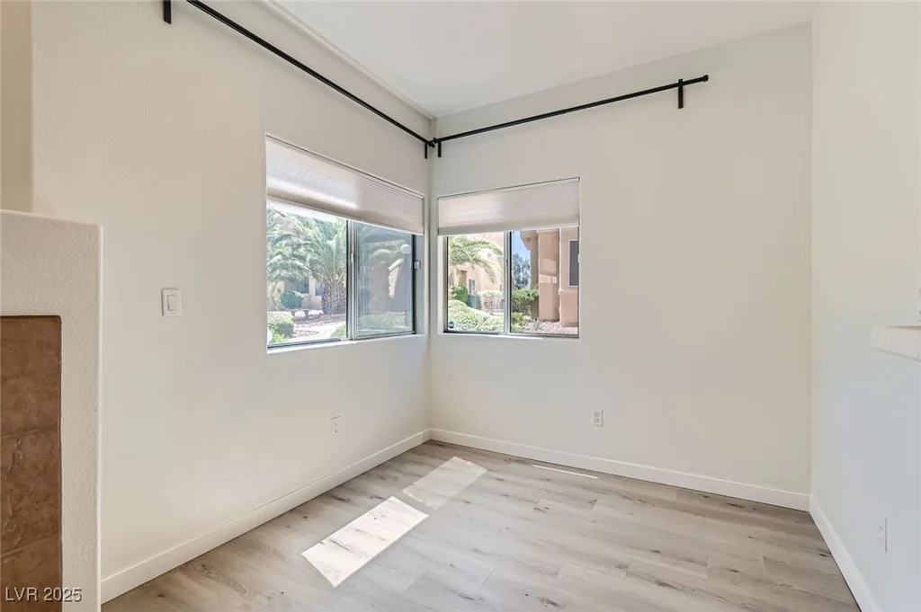 900 Heavenly Hills, Las Vegas, NV 89145