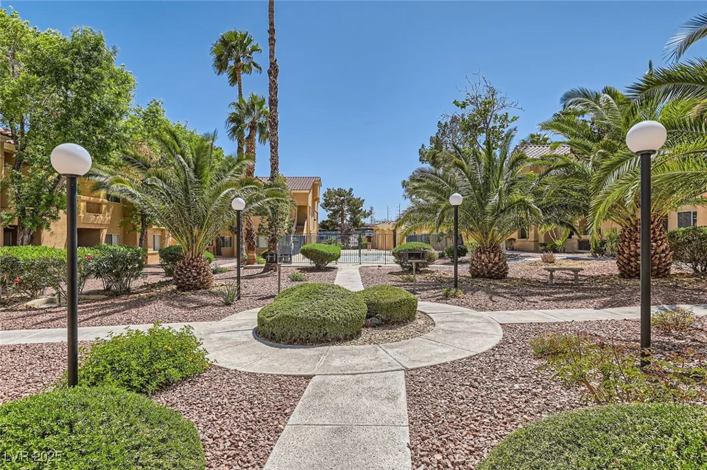 900 Heavenly Hills, Las Vegas, NV 89145