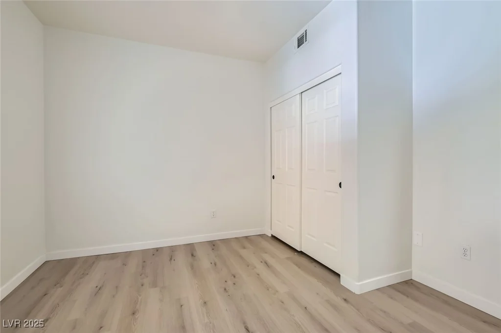 900 Heavenly Hills, Las Vegas, NV 89145