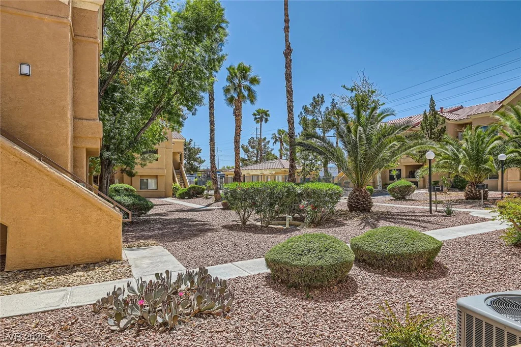 900 Heavenly Hills, Las Vegas, NV 89145