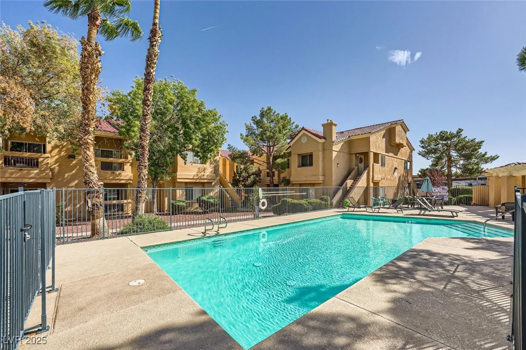 900 Heavenly Hills, Las Vegas, NV 89145