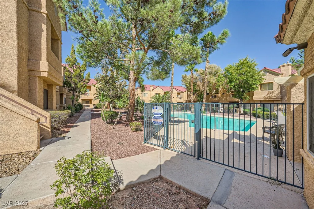 900 Heavenly Hills, Las Vegas, NV 89145