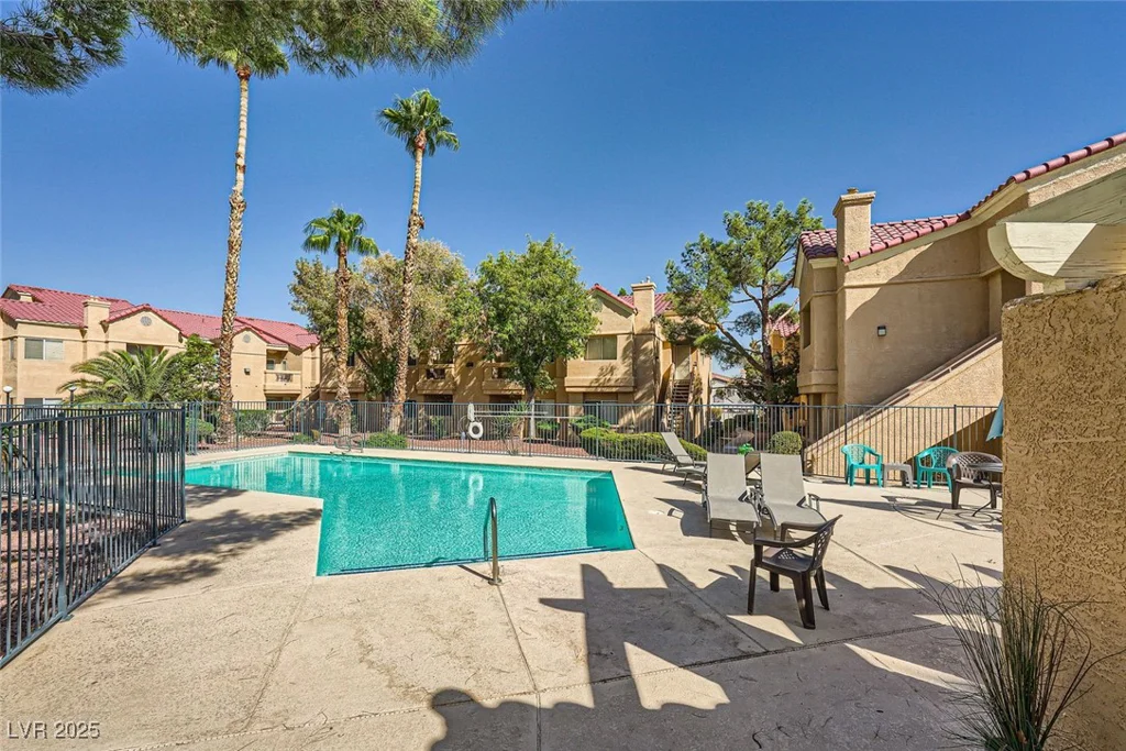 900 Heavenly Hills, Las Vegas, NV 89145