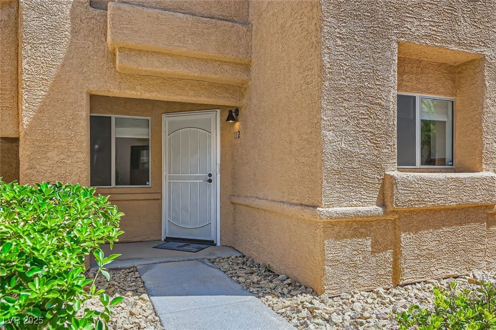 900 Heavenly Hills, Las Vegas, NV 89145