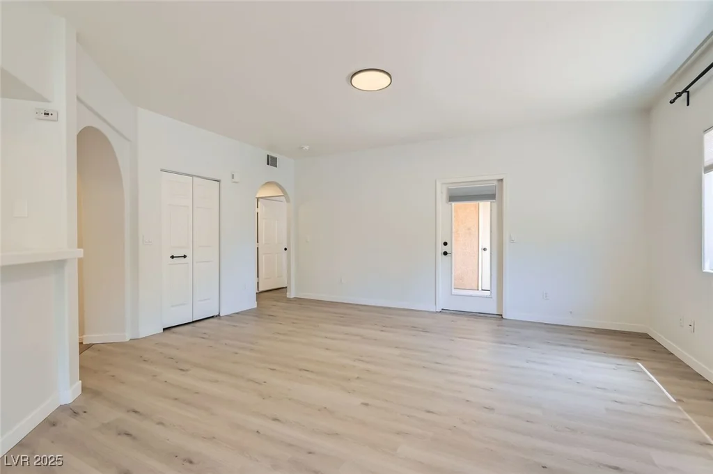 900 Heavenly Hills, Las Vegas, NV 89145