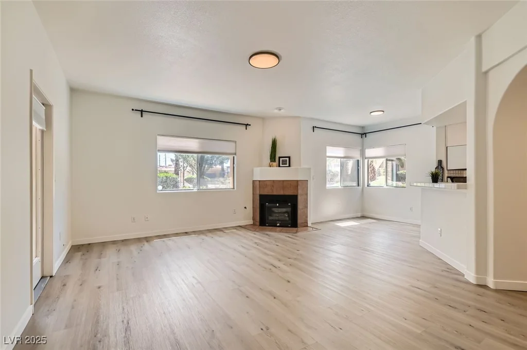 900 Heavenly Hills, Las Vegas, NV 89145