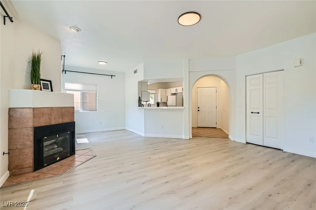 900 Heavenly Hills, Las Vegas, NV 89145