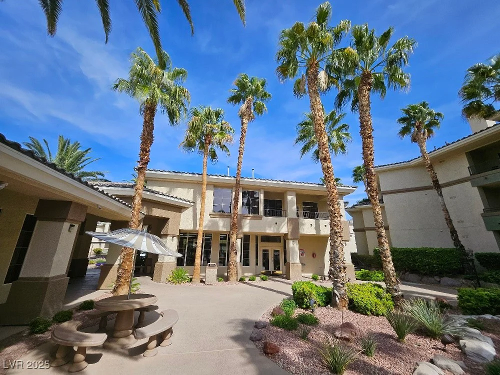 7115 Durango, Las Vegas, NV 89113
