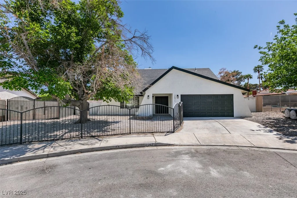 2671 Diamante, Las Vegas, NV 89121
