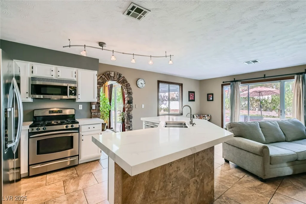 9921 Heffner Hills, Las Vegas, NV 89117