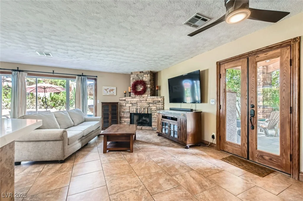 9921 Heffner Hills, Las Vegas, NV 89117