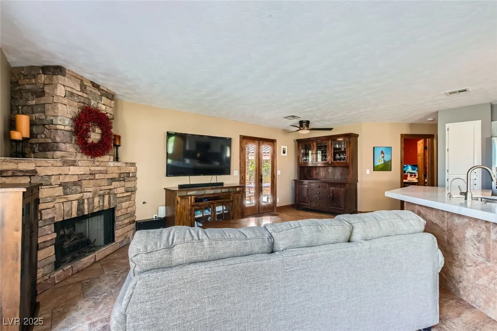9921 Heffner Hills, Las Vegas, NV 89117