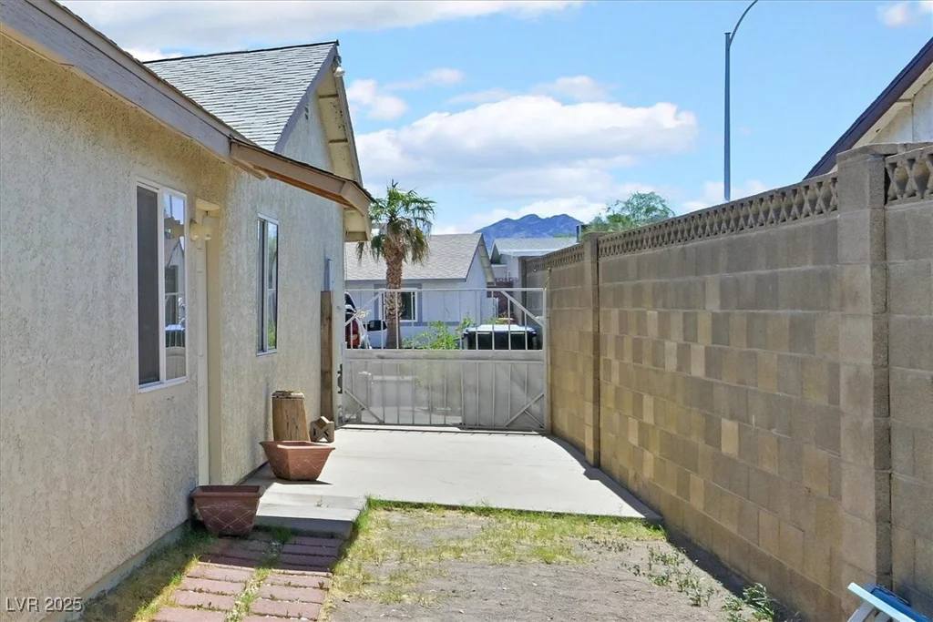 421 Engel, Henderson, NV 89011