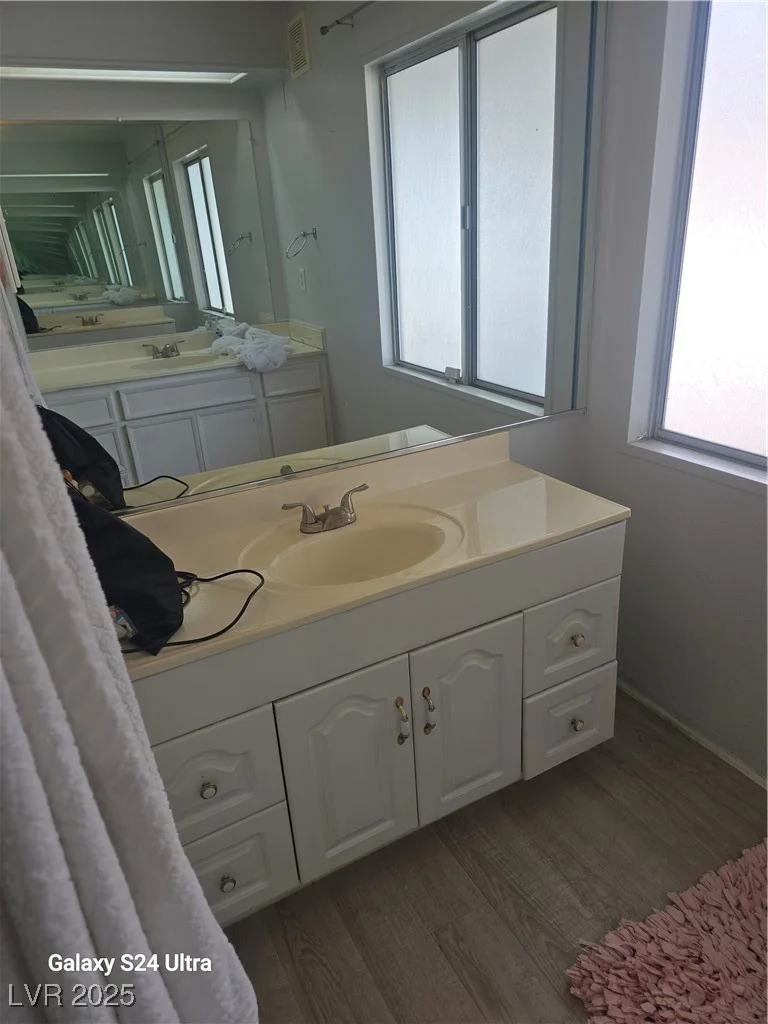 93 Sir George, Las Vegas, NV 89110