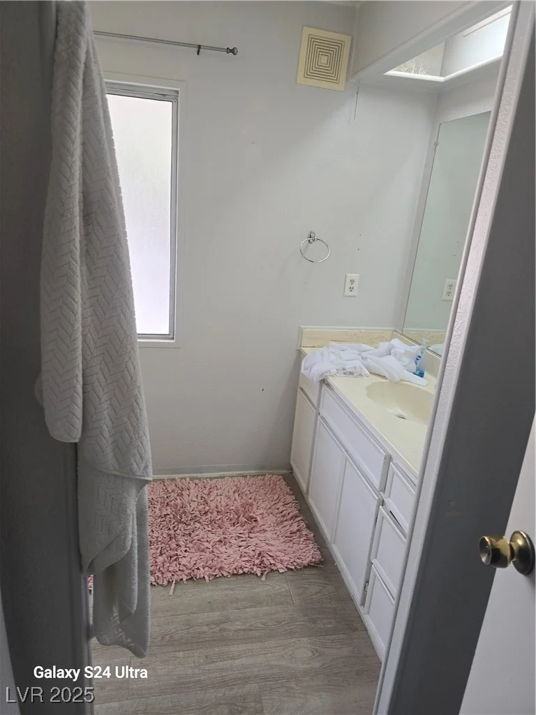 93 Sir George, Las Vegas, NV 89110