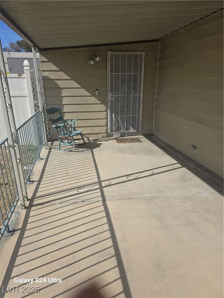 93 Sir George, Las Vegas, NV 89110