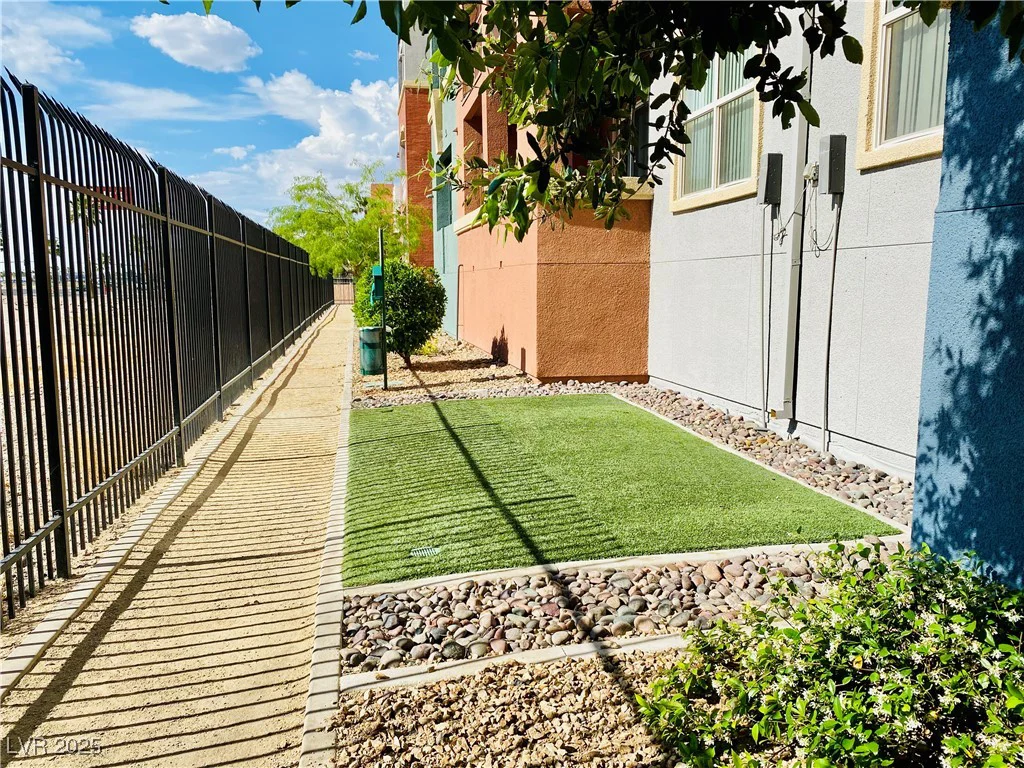 20 Serene, Las Vegas, NV 89123