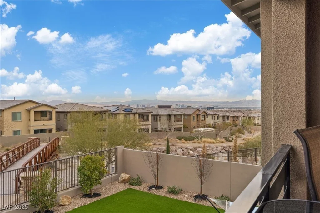 754 Spirit Lake, Las Vegas, NV 89138