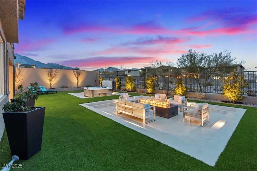 754 Spirit Lake, Las Vegas, NV 89138