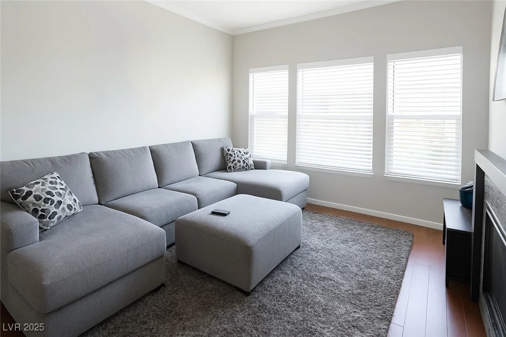 8811 Tomnitz, Las Vegas, NV 89178