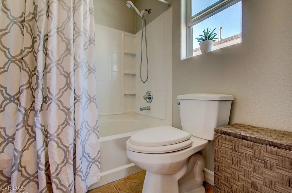 8811 Tomnitz, Las Vegas, NV 89178